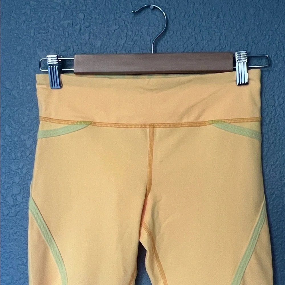 Lululemon Run‎ Inspire Crop II Yellow Mesh Vent Athletic Leggings Size 4
